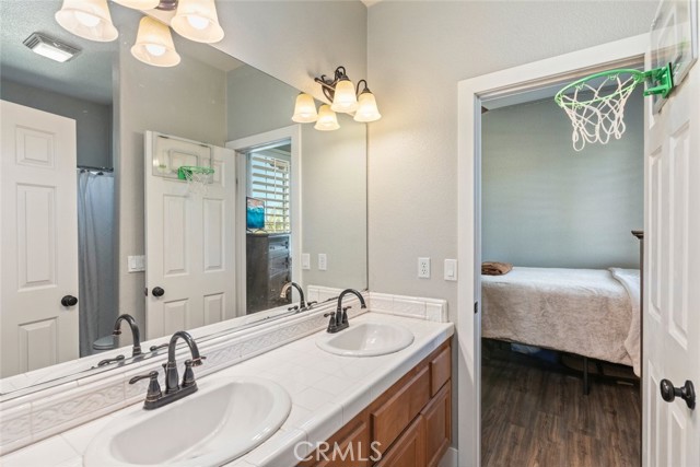 18265 Fort Lauder Lane, Perris CA: https://media.crmls.org/medias/f47cb3b6-9fe5-49b8-ad64-54d169e5c513.jpg