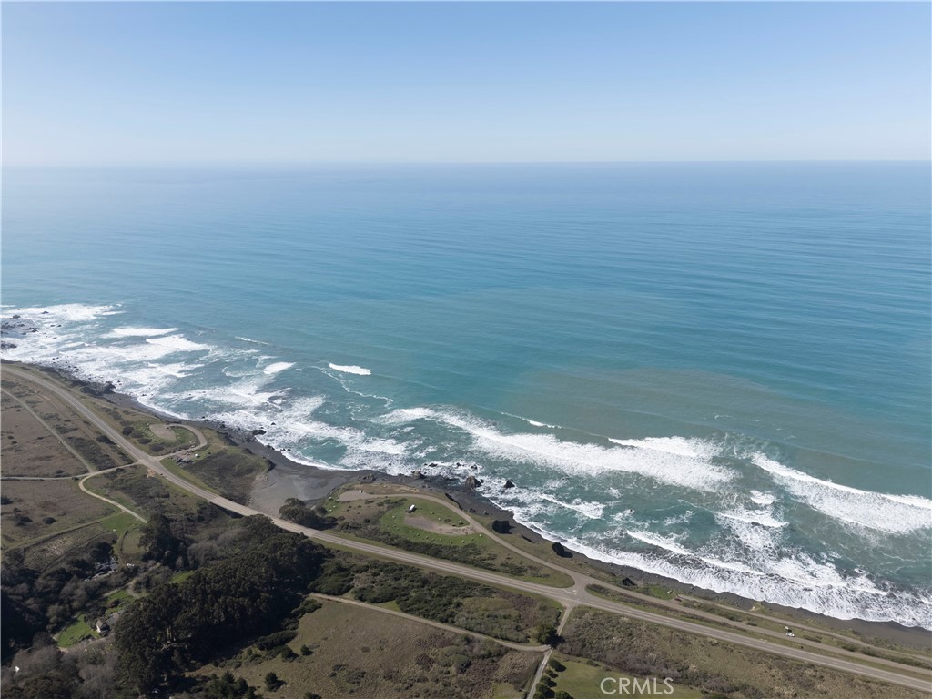 https://media.crmls.org/medias/f47d1666-ab23-445c-a893-8bab722ffd47.jpg?preset=X-Large