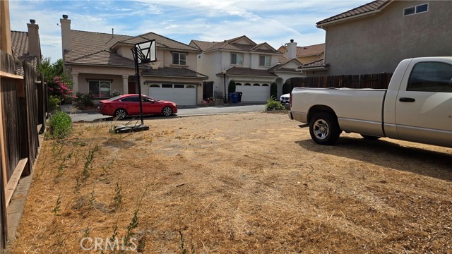 Detail Gallery Image 5 of 26 For 11852 N Birch Grove, Sylmar,  CA 91342 - 5 Beds | 3/1 Baths
