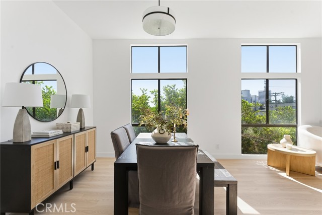 Detail Gallery Image 8 of 37 For 10820 Holman Ave #204,  Los Angeles,  CA 90024 - 2 Beds | 2 Baths