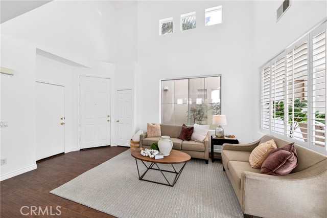 Image 9 of 58 For 13617 Freemont Court