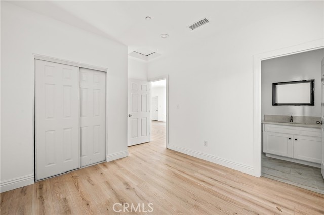 939 E 97th Street, Los Angeles CA: https://media.crmls.org/medias/f47fa4c0-1f3f-4cc3-b72d-2ed85b62aff8.jpg