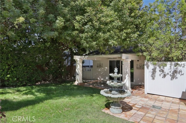 5347 Hinton Avenue, Woodland Hills CA: https://media.crmls.org/medias/f480451a-5afa-42ba-9ff6-954d69597787.jpg