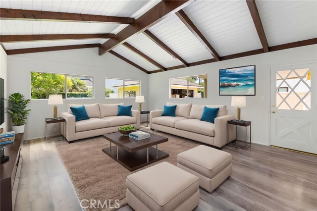 Detail Gallery Image 19 of 49 For 305 Robin Hood Ln, Costa Mesa,  CA 92627 - 5 Beds | 2/2 Baths