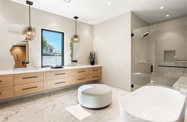 53 Montecito, Corona del Mar CA: https://media.crmls.org/medias/f4815aa0-2c92-4baf-a12d-d35bf9fbc31a.jpg