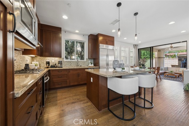 Detail Gallery Image 11 of 39 For 10 Wild Rose, Lake Forest,  CA 92630 - 4 Beds | 3 Baths