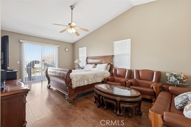 21268 Chardonnay, Apple Valley CA: https://media.crmls.org/medias/f4825d2f-cf81-4f2b-b2b7-faac6bd70c26.jpg