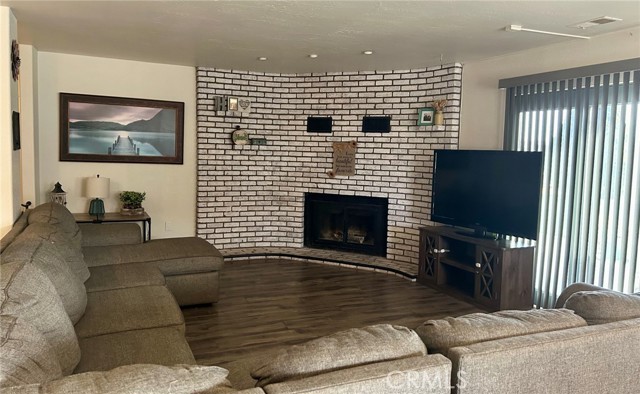 Detail Gallery Image 9 of 28 For 9925 Choiceana Ave, Hesperia,  CA 92345 - 5 Beds | 3/1 Baths