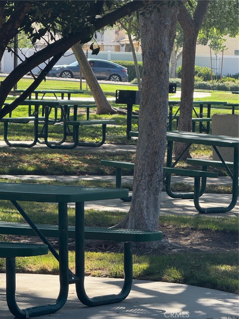 https://media.crmls.org/medias/f4834f98-a7a5-40df-b502-d88788894ccc.jpg?preset=X-Large