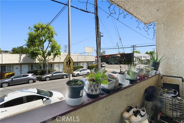 Detail Gallery Image 15 of 18 For 6255 Woodman Ave #103,  Van Nuys,  CA 91401 - 2 Beds | 2 Baths