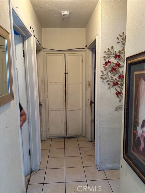 Detail Gallery Image 8 of 14 For 11507 Grape, Los Angeles,  CA 90059 - – Beds | – Baths