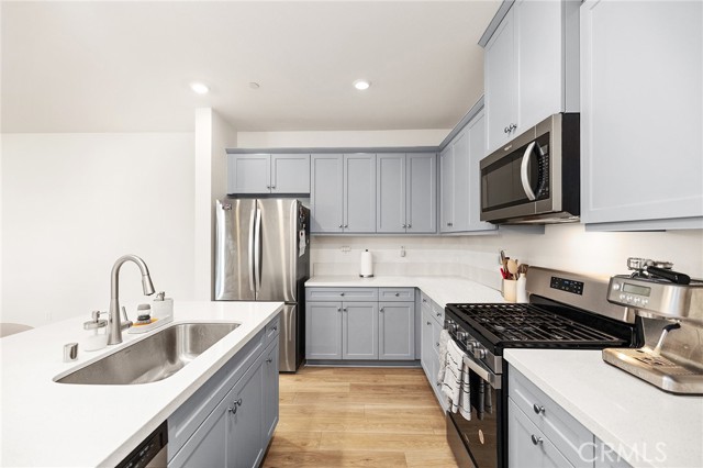Detail Gallery Image 14 of 32 For 3906 E Coronado Privado, Ontario,  CA 91761 - 3 Beds | 2/1 Baths