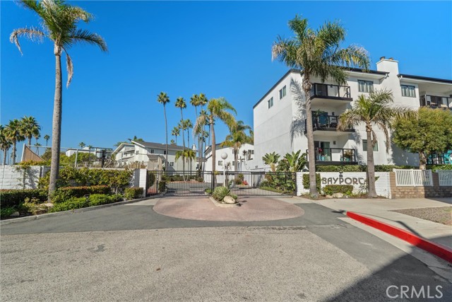 Detail Gallery Image 5 of 35 For 2872 Coast Cir #303,  Huntington Beach,  CA 92649 - 2 Beds | 2 Baths