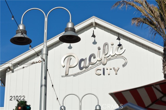 722 Main Street, Huntington Beach, California 92648, 2 Bedrooms Bedrooms, ,1 BathroomBathrooms,Residential Lease,For Rent,722 Main Street,CROC25155189