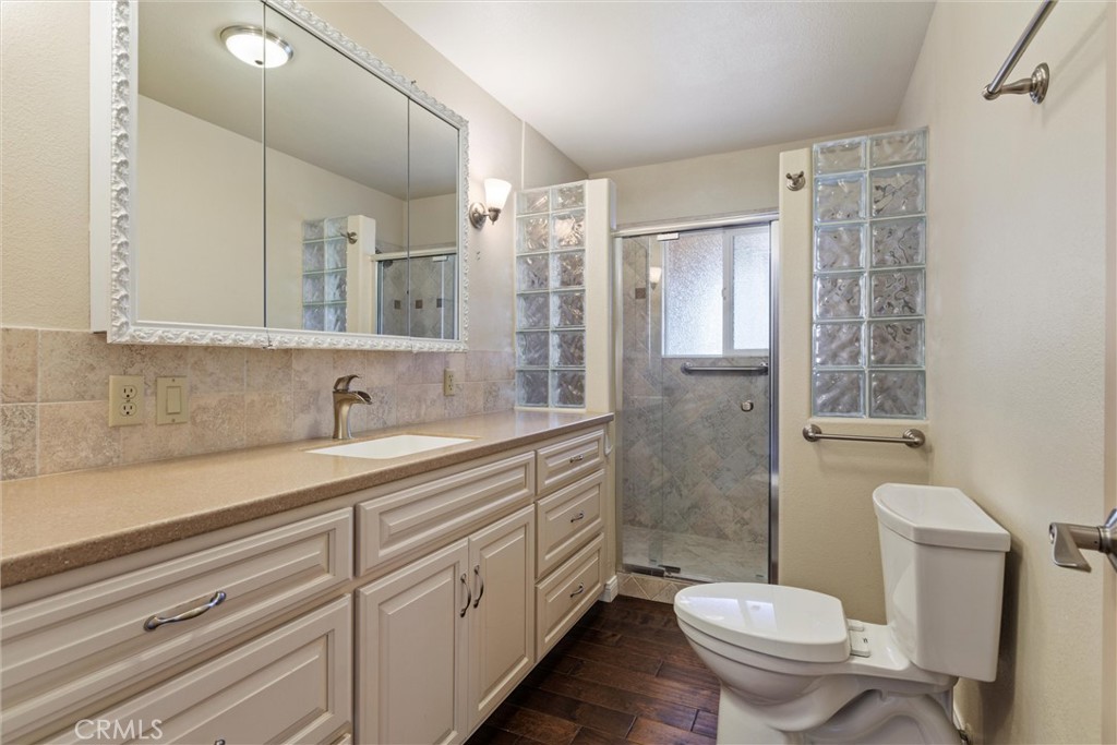285 Bakersfield Avenue
