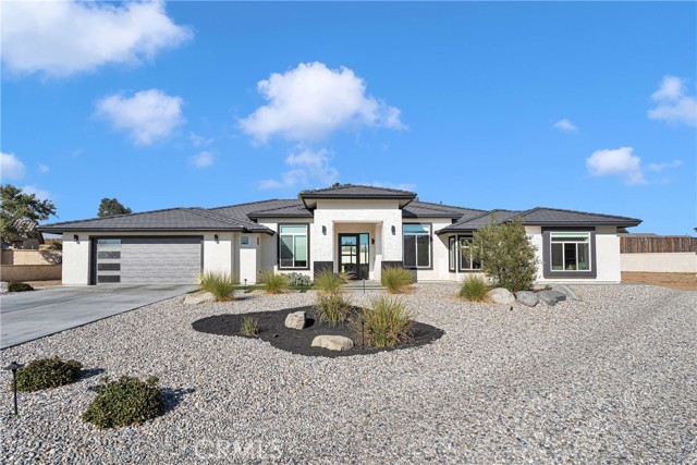 Detail Gallery Image 3 of 47 For 16383 Ridge View Dr, Apple Valley,  CA 92307 - 4 Beds | 2/1 Baths