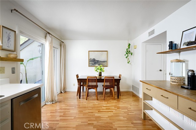 5927 E Creekside Avenue, Orange CA: https://media.crmls.org/medias/f4867049-83a4-4bec-8fcd-f7cf12f700b4.jpg