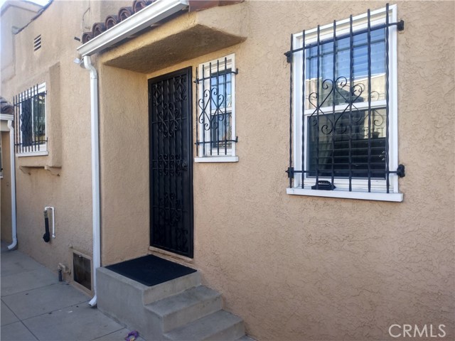 2035 W 71st, Los Angeles CA: https://media.crmls.org/medias/f48685ba-715f-4bbb-a3cb-f4bdfe619a8c.jpg