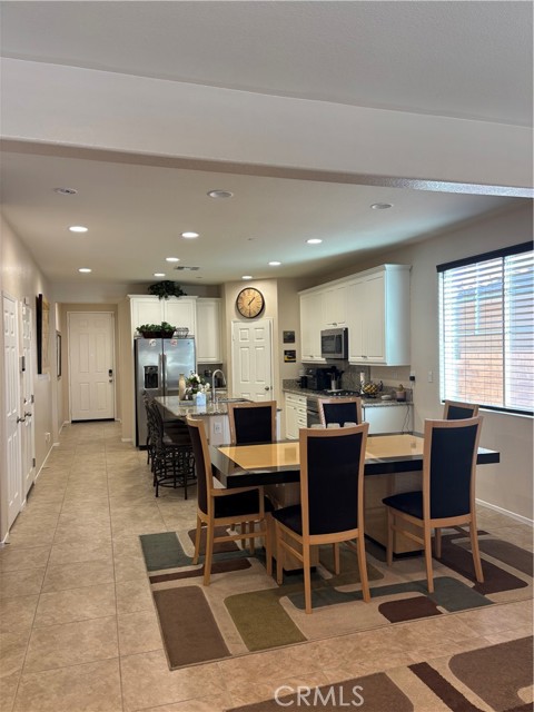 Detail Gallery Image 11 of 48 For 2534 Mapleleaf, Palmdale,  CA 93551 - 4 Beds | 4 Baths