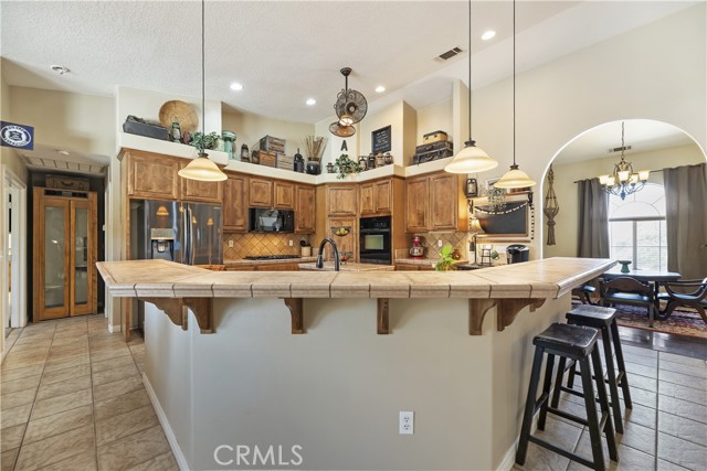 8328 Chateau Road, Phelan CA: https://media.crmls.org/medias/f486c6d2-21af-4168-9b9e-43903b82879a.jpg