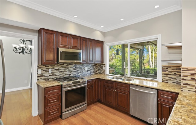 Detail Gallery Image 5 of 45 For 17 Cool Brook, Irvine,  CA 92603 - 4 Beds | 3 Baths