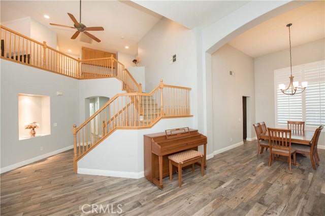 Detail Gallery Image 2 of 19 For 2714 Peachwood Cir, Corona,  CA 92882 - 4 Beds | 3 Baths