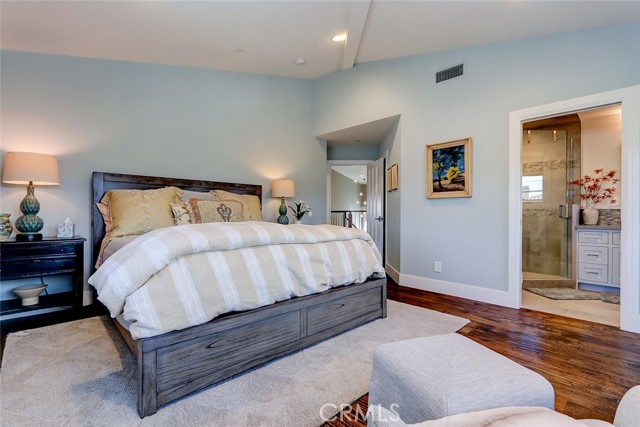 1833 8th Street, Manhattan Beach CA: https://media.crmls.org/medias/f4883687-49d0-477a-ae99-cb591b0cdcbc.jpg