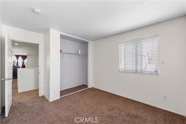 16029 White Mountain Place, Victorville CA: https://media.crmls.org/medias/f48837ed-bfac-4728-b775-79a2562103d7.jpg