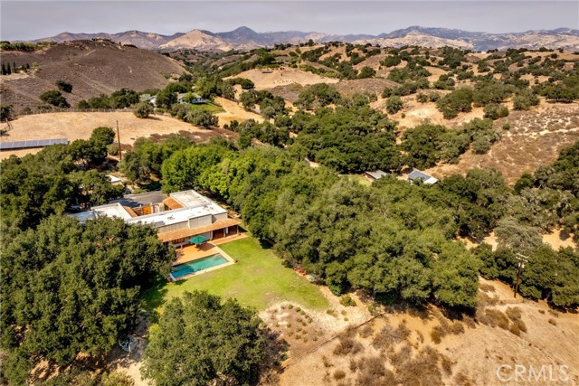 3595 Oak Trail Rd, Santa Ynez CA: https://media.crmls.org/medias/f489625f-4184-4bd4-85cf-1b9e775ddc41.jpg
