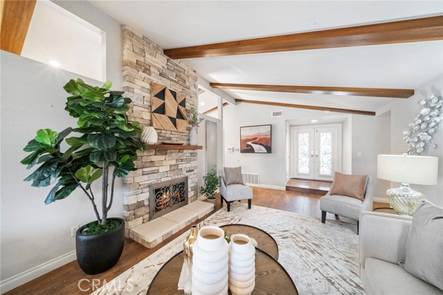 Detail Gallery Image 5 of 38 For 9181 Sherry Cir, Huntington Beach,  CA 92646 - 4 Beds | 2 Baths