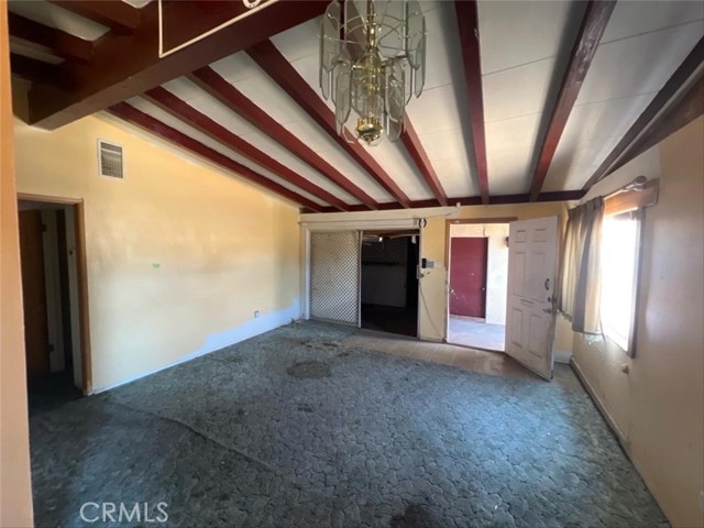 7115 Newbury Avenue, San Bernardino CA: https://media.crmls.org/medias/f48a02aa-a1e8-4d8e-b783-97157666d386.jpg