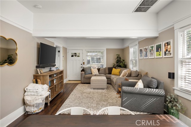 Detail Gallery Image 8 of 42 For 236 W 1st St, San Dimas,  CA 91773 - 3 Beds | 2 Baths