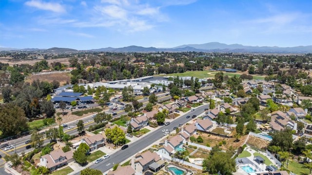 41880 Humber Dr., Temecula CA: https://media.crmls.org/medias/f48c6cd5-2220-48f3-94a4-5028a5cd92f4.jpg