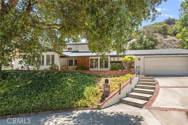 Detail Gallery Image 1 of 30 For 3616 Mesa Lila Ln, Glendale,  CA 91208 - 5 Beds | 3/1 Baths