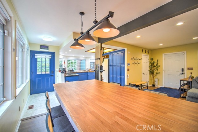 582 Rose Lane, Twin Peaks CA: https://media.crmls.org/medias/f48db4f9-66d6-45ad-bac9-28aa2f70c1eb.jpg