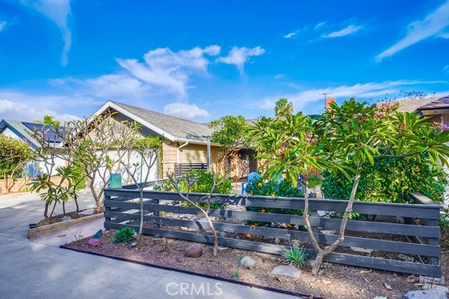 Detail Gallery Image 4 of 31 For 22522 Rimini, Laguna Hills,  CA 92653 - 3 Beds | 2 Baths