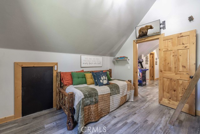 893 Silver Tip Drive, Big Bear CA: https://media.crmls.org/medias/f48df659-ec52-46d7-aaf7-f390c2f59eb7.jpg