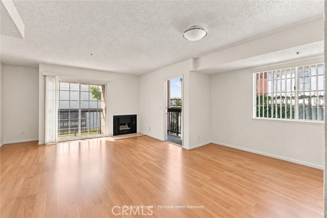 147 West Acacia, 160 photo 10
