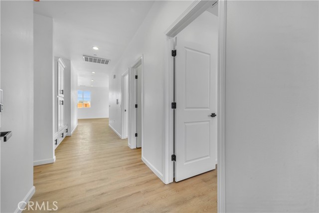 Detail Gallery Image 18 of 39 For 9224 Holly Ave, California City,  CA 93505 - 4 Beds | 3 Baths