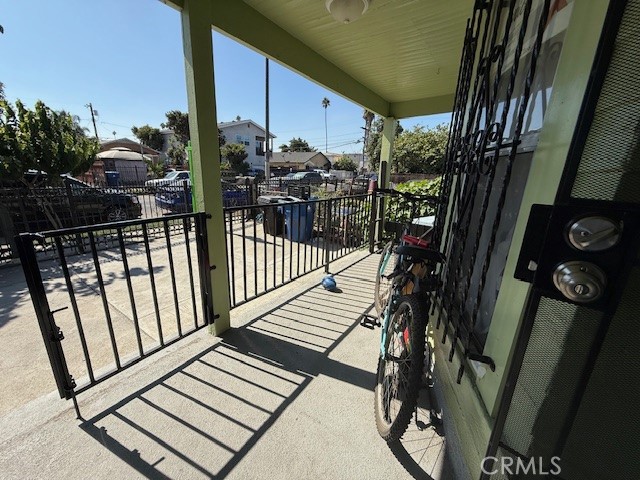 Detail Gallery Image 4 of 23 For 127 E 81st, Los Angeles,  CA 90003 - – Beds | – Baths