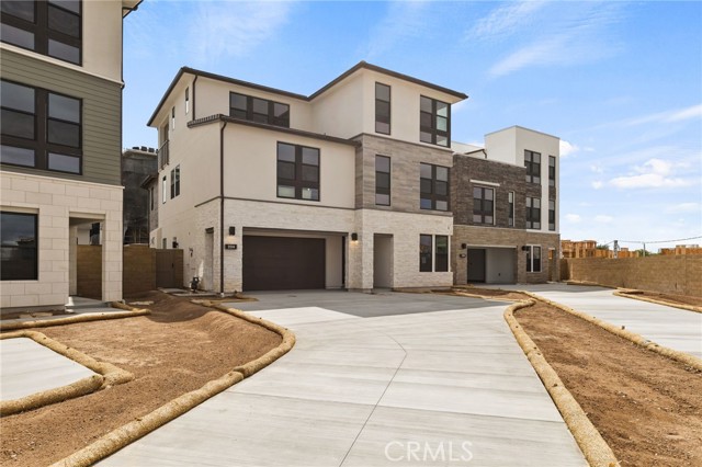 Detail Gallery Image 2 of 26 For 204 Stage, Irvine,  CA 92618 - 6 Beds | 5 Baths