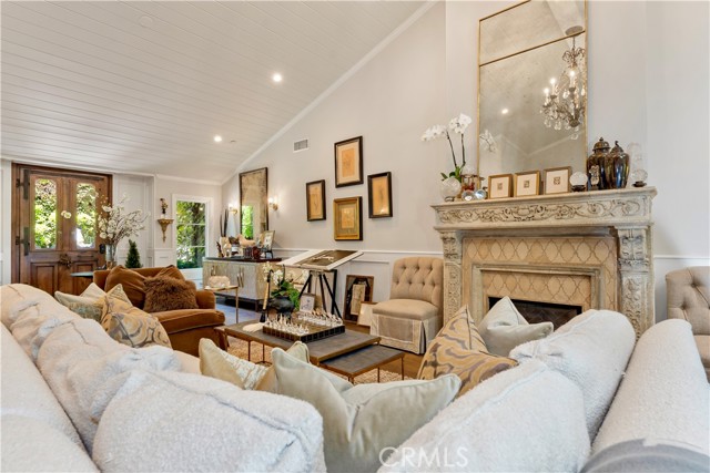 302 W Carter Avenue, Sierra Madre CA: https://media.crmls.org/medias/f490c00b-ee57-41cf-ad3d-6e487922e34d.jpg