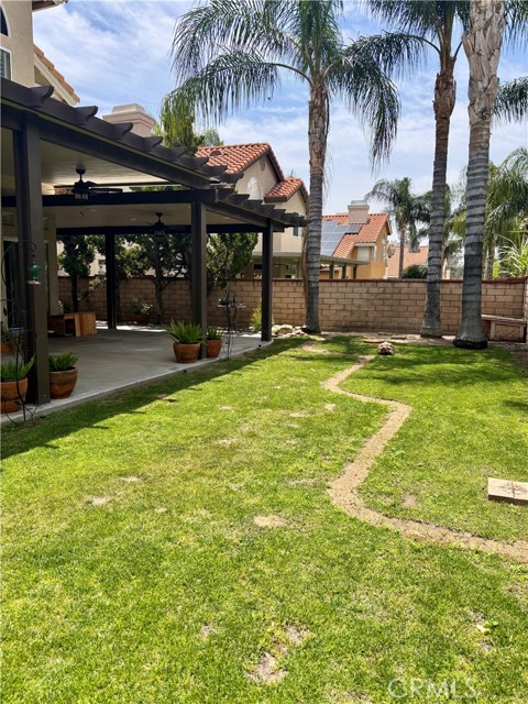 7440 Apple Blossom Court, Highland CA: https://media.crmls.org/medias/f490fe42-ef3d-4db0-b15c-43c5895881e3.jpg
