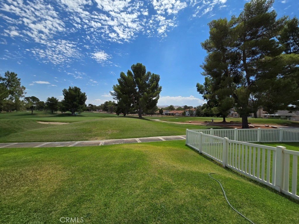 https://media.crmls.org/medias/f491af27-daab-4017-889d-8a61abbb03f6.jpg?preset=X-Large