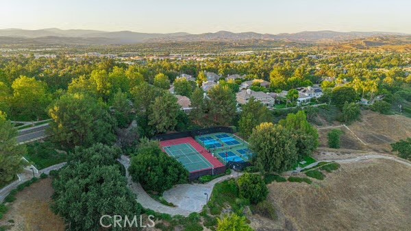 https://media.crmls.org/medias/f491ed93-e772-4f43-a47b-fdcc4af6b408.jpg?preset=X-Large