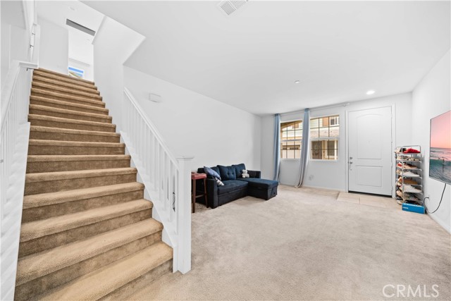 Detail Gallery Image 6 of 42 For 5874 Silver Oaks Dr, Chino,  CA 91710 - 3 Beds | 2/1 Baths