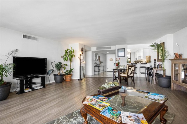 Detail Gallery Image 12 of 54 For 4337 Marina City Dr. #1041,  Marina Del Rey,  CA 90292 - 2 Beds | 2 Baths