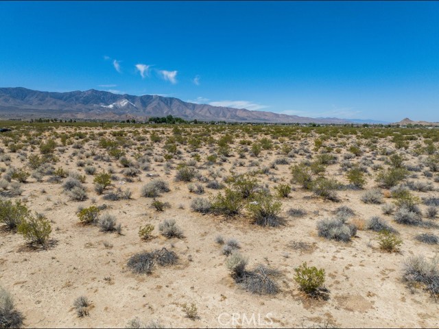 33402 Sunset Road, Lucerne Valley CA: https://media.crmls.org/medias/f492835f-5155-4cb4-9750-c7361fd4bd76.jpg