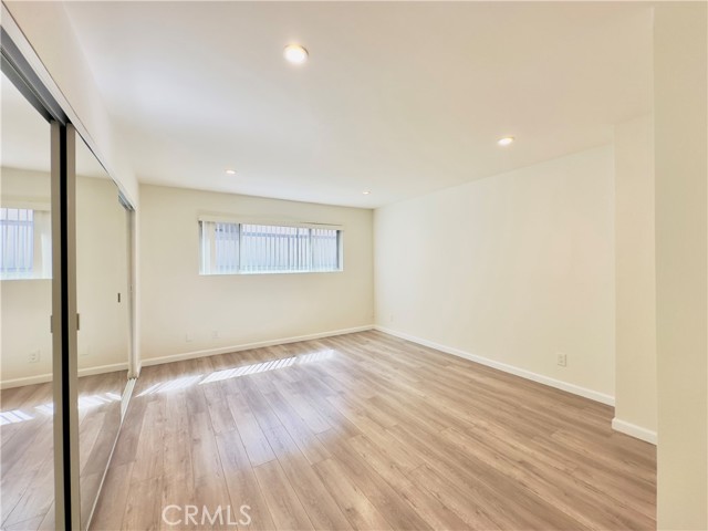 525 E Verdugo Avenue, Burbank CA: https://media.crmls.org/medias/f4930827-ae63-4504-b171-70dd2f2d0acf.jpg