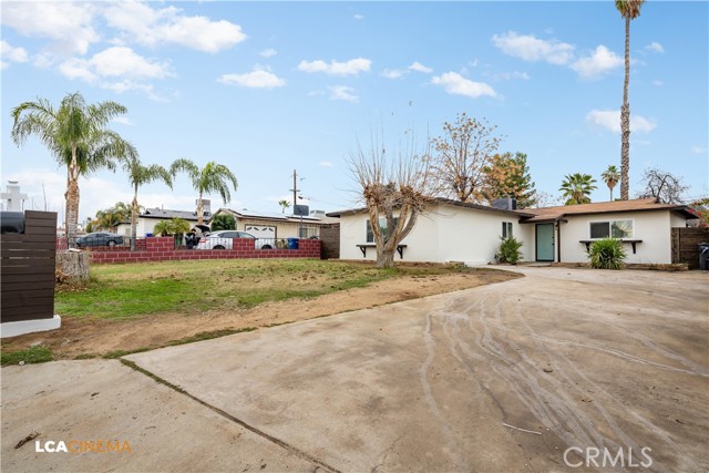 Detail Gallery Image 2 of 25 For 713 Tate St, Bakersfield,  CA 93306 - 3 Beds | 2 Baths